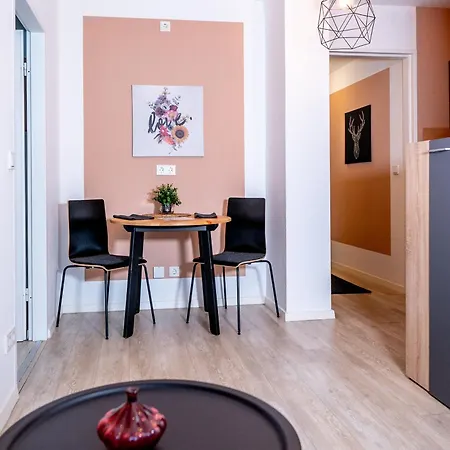 Ferienwohnung Schaaf, Zentrale Lage, Klimatisiert, Inklusive Parkplatz * Limburg an der Lahn